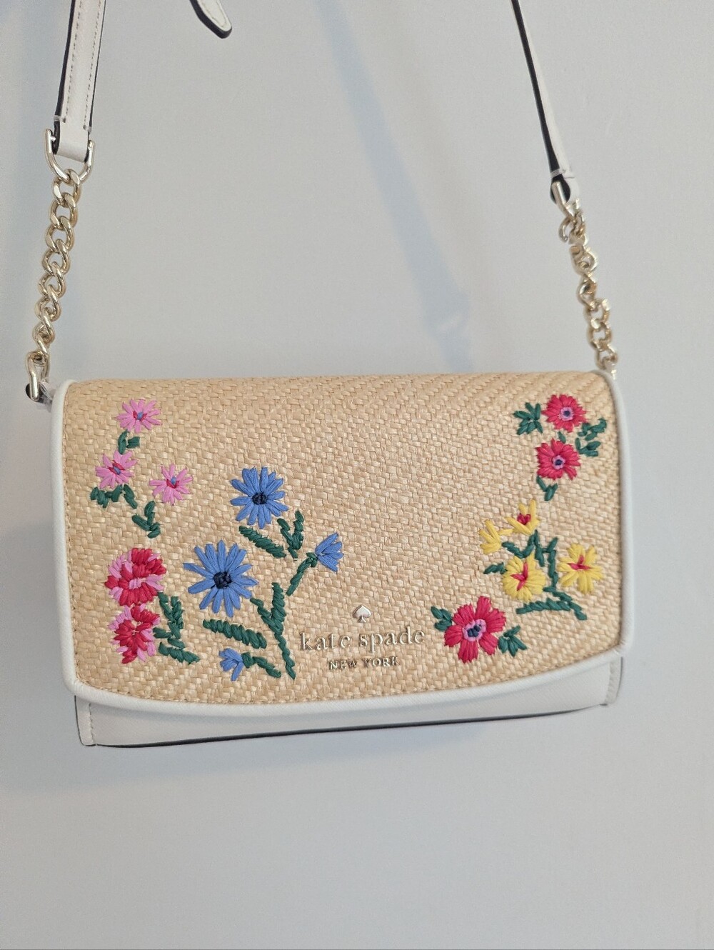NWT Kate Spade White wirh Straw Crossbody Bag with Floral Embroidery